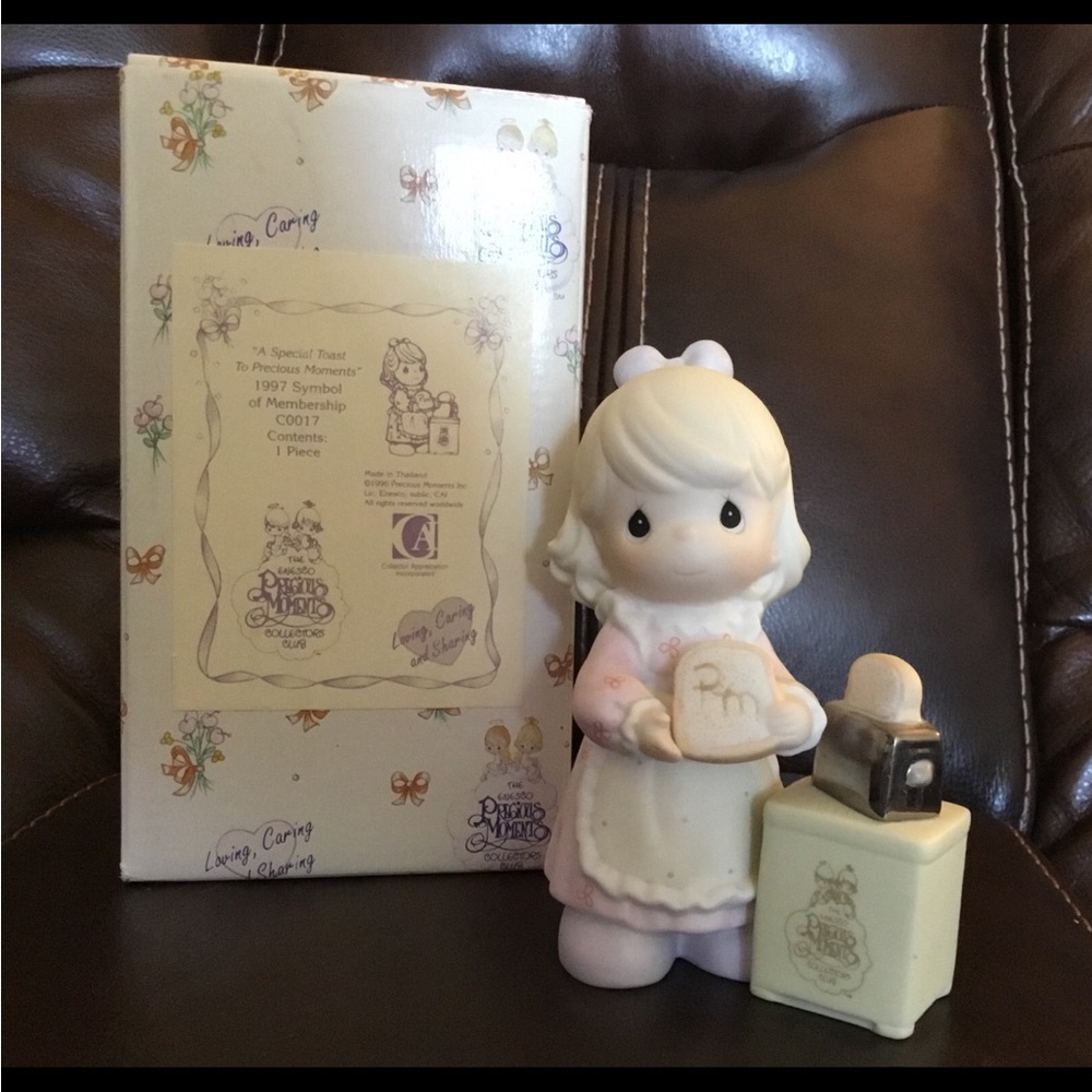Precious Moments “A Special Toast To Precious Moments” 1997 symbol of membership